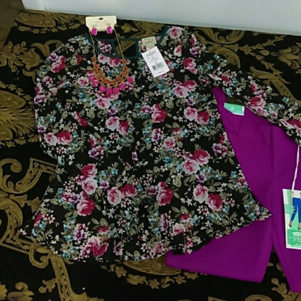 NWT Eyelash Couture Floral Top size XS